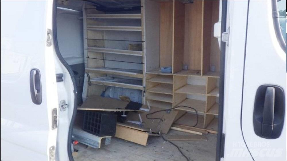 Opel Vivaro 패널 화물차