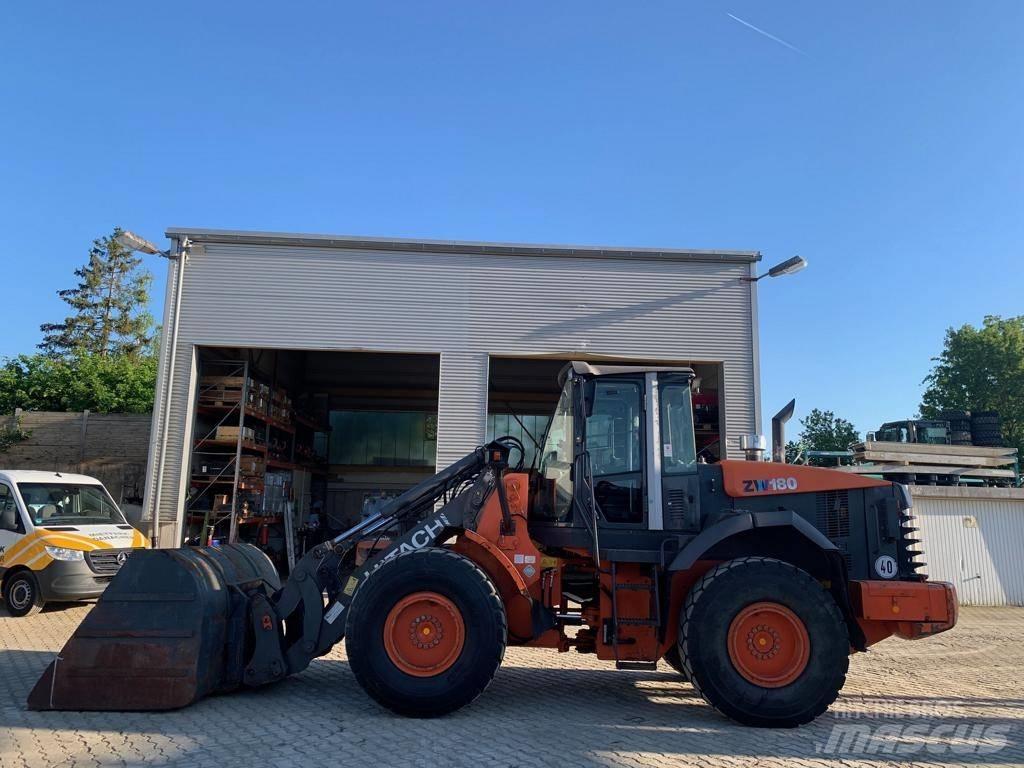 Hitachi ZW 180  휠로우더