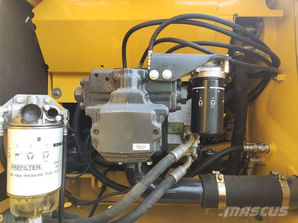 Komatsu PC 200-8 대형 굴삭기 29톤 이상