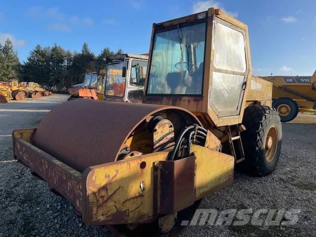 Komatsu JV110WA-HD 싱글 드럼 롤러