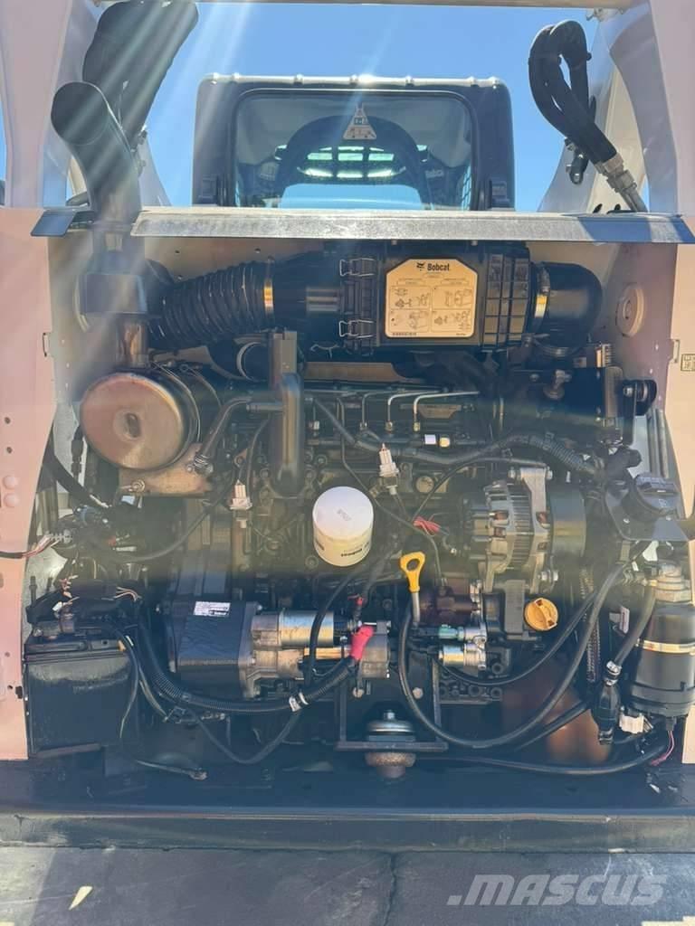 Bobcat T 590  스키드로더