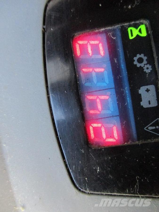 Toyota LPE250 로우 리프터(승강대 포함)