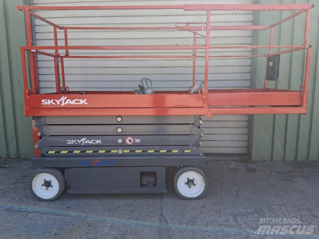 SkyJack SJ III 4626 가위형 리프트