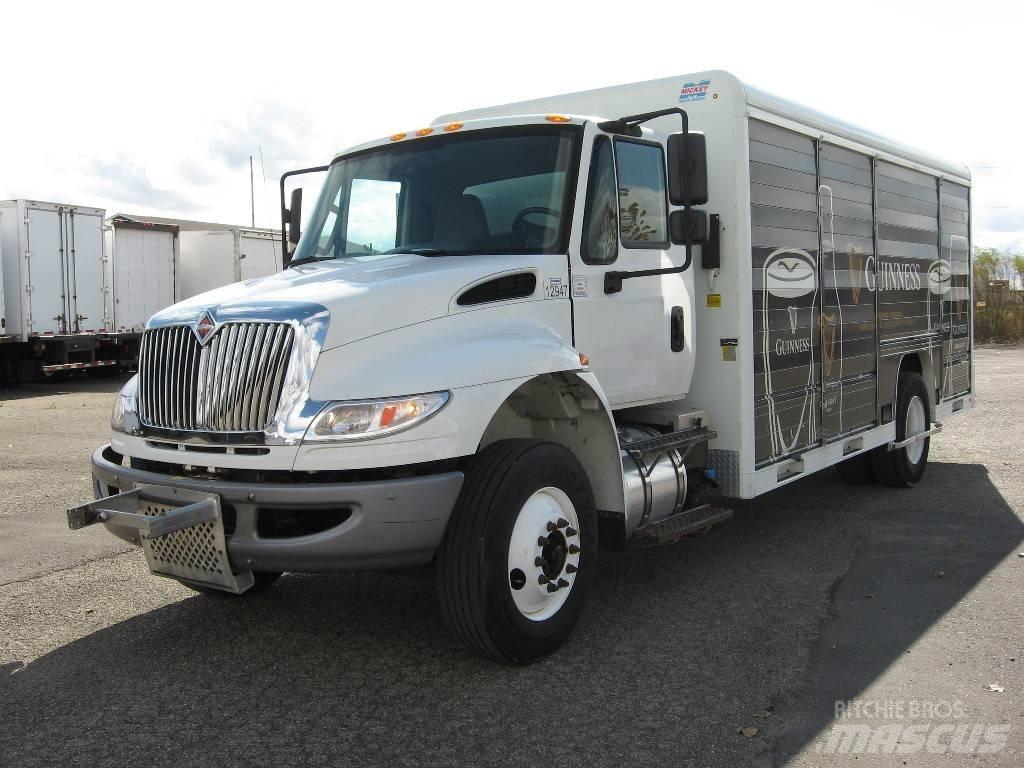 International 4300 음료 트레일러