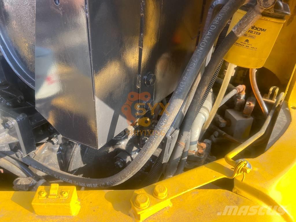 Komatsu PC 60 대형 굴삭기 29톤 이상