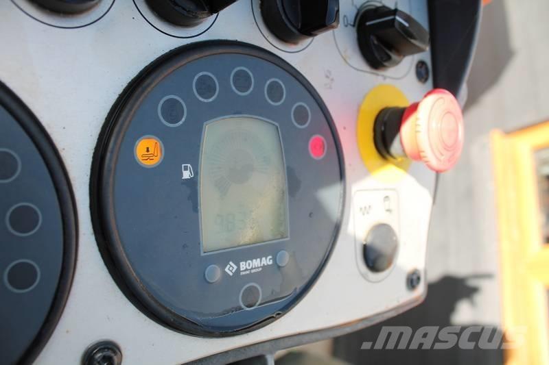 Bomag BW 135 AD-5 트윈 드럼 롤러