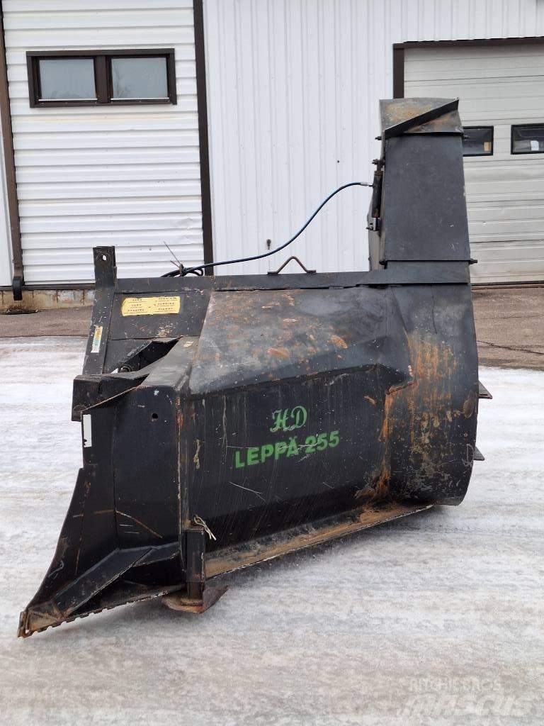 Leppä 250 HD 제설기