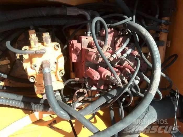 Hyundai R220LC-7 대형 굴삭기 29톤 이상
