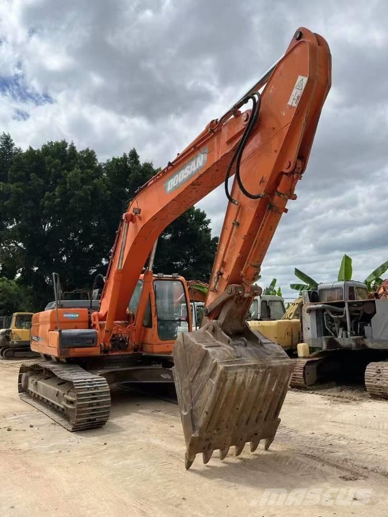 Doosan DX300LC 롱리치 굴삭기