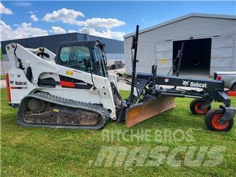 Bobcat T 870  스키드로더