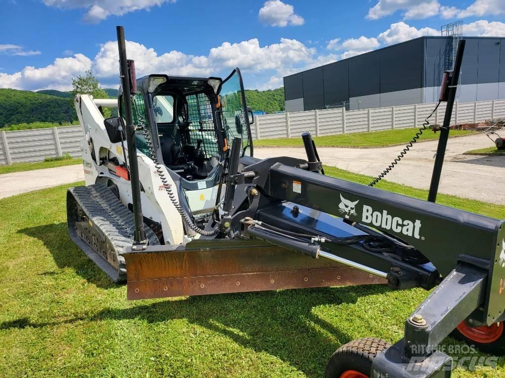 Bobcat T 870  스키드로더