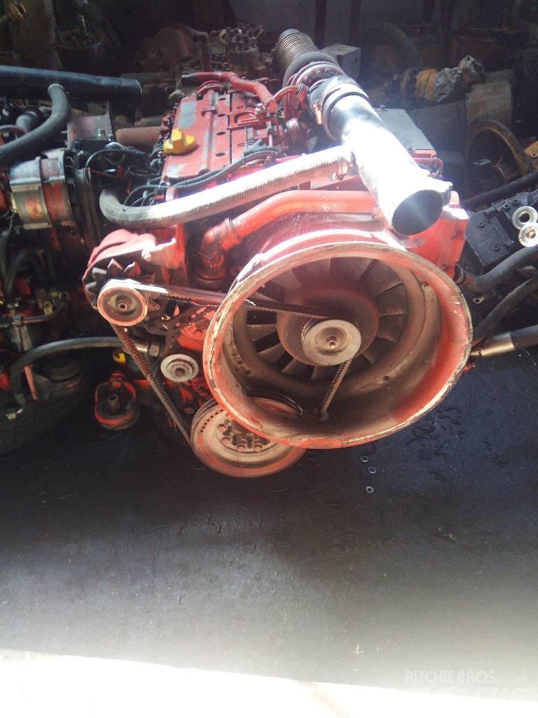Deutz BF4M1012 엔진