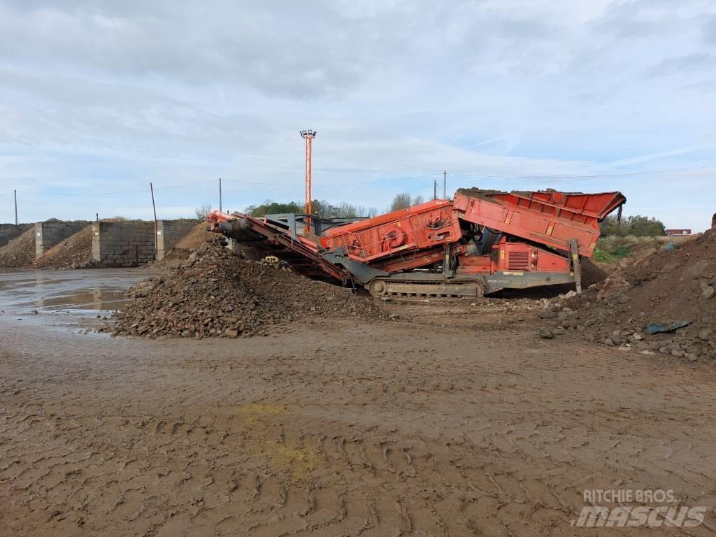 Terex Finlay 883 이동식 선별기