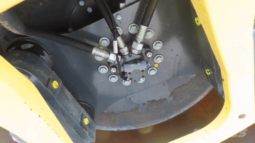 Bomag BW151 AD-5 트윈 드럼 롤러