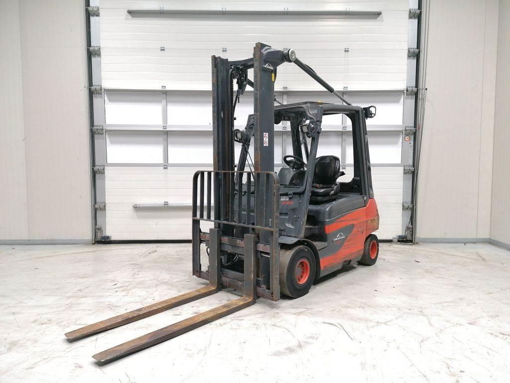 Linde E30-01 전동 지게차