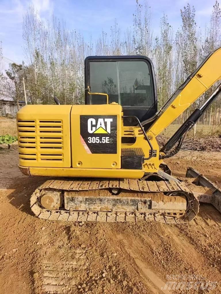 CAT 305.5 E2 소형 굴삭기 7톤 미만