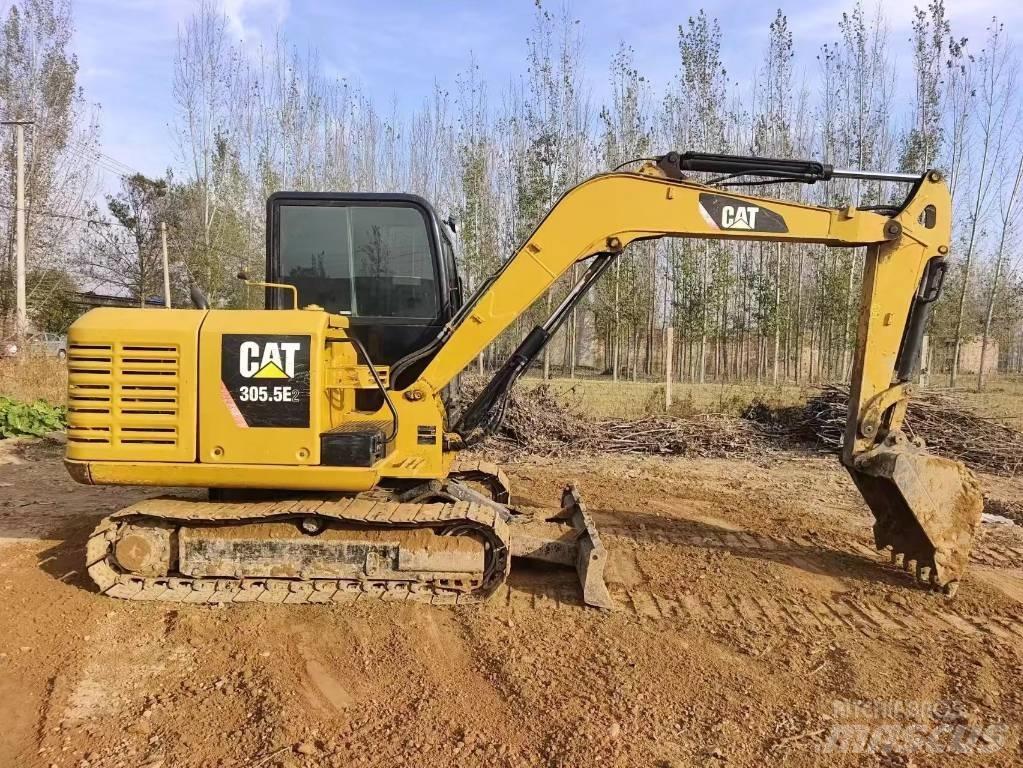 CAT 305.5 E2 소형 굴삭기 7톤 미만