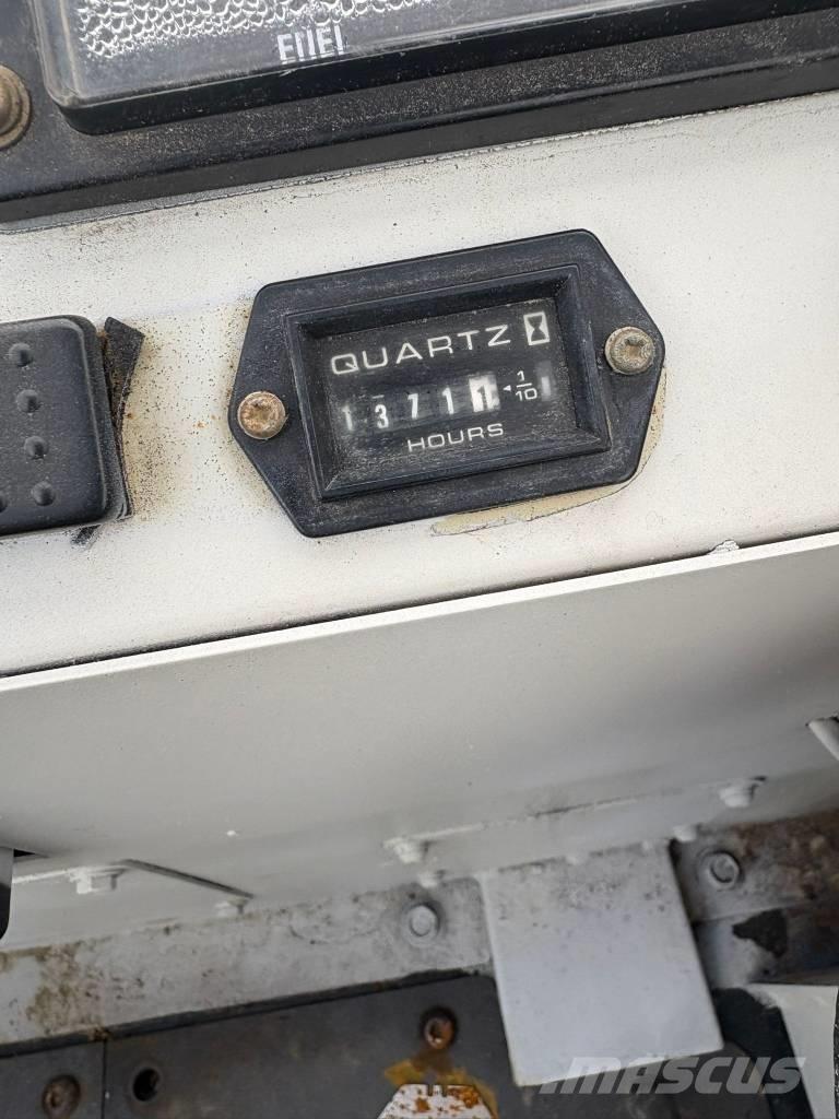 IHI IC 35  궤도식 덤프