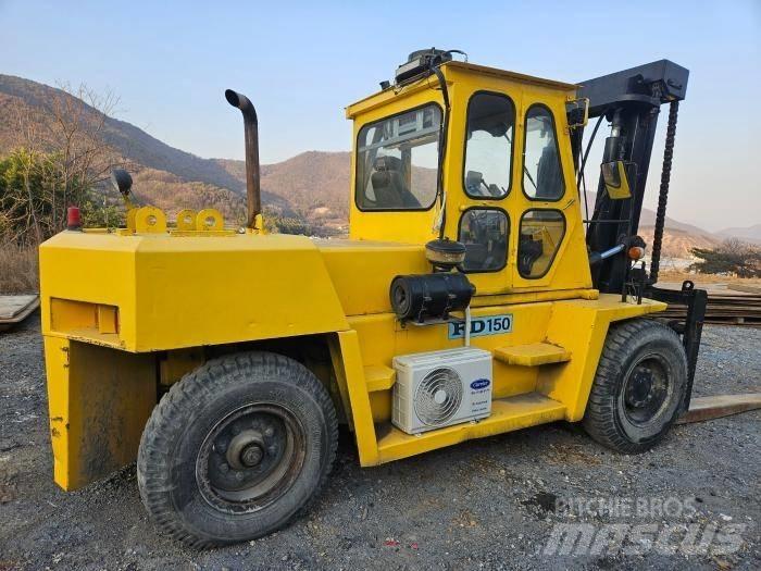 Komatsu FD 150 리치 트럭