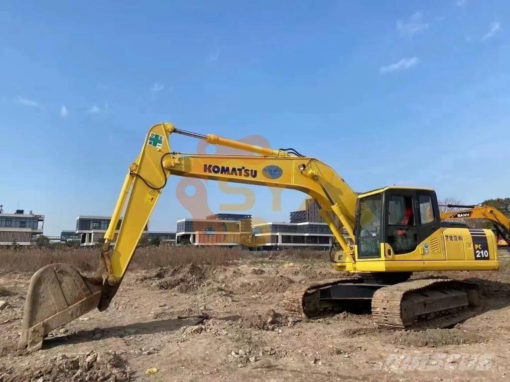 Komatsu PC 210-7 대형 굴삭기 29톤 이상