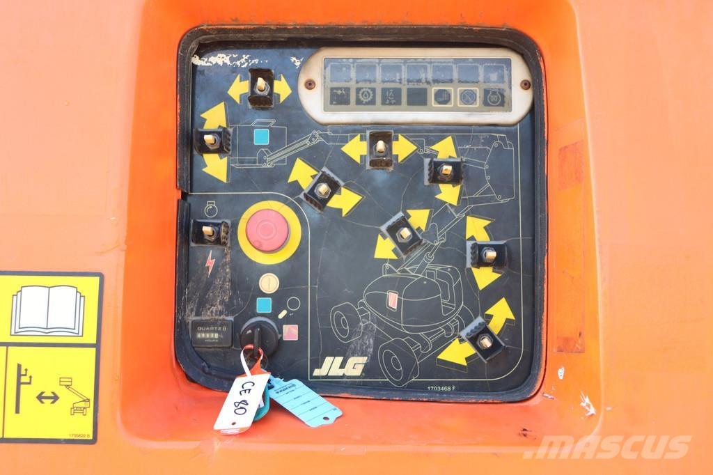 JLG 800AJ 관절형 전동이동 리프트