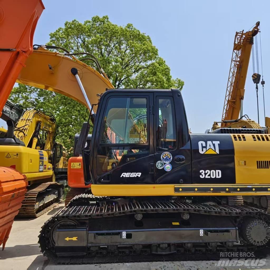 CAT 320 D 대형 굴삭기 29톤 이상