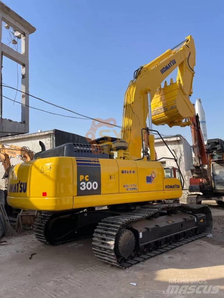 Komatsu PC 300 대형 굴삭기 29톤 이상