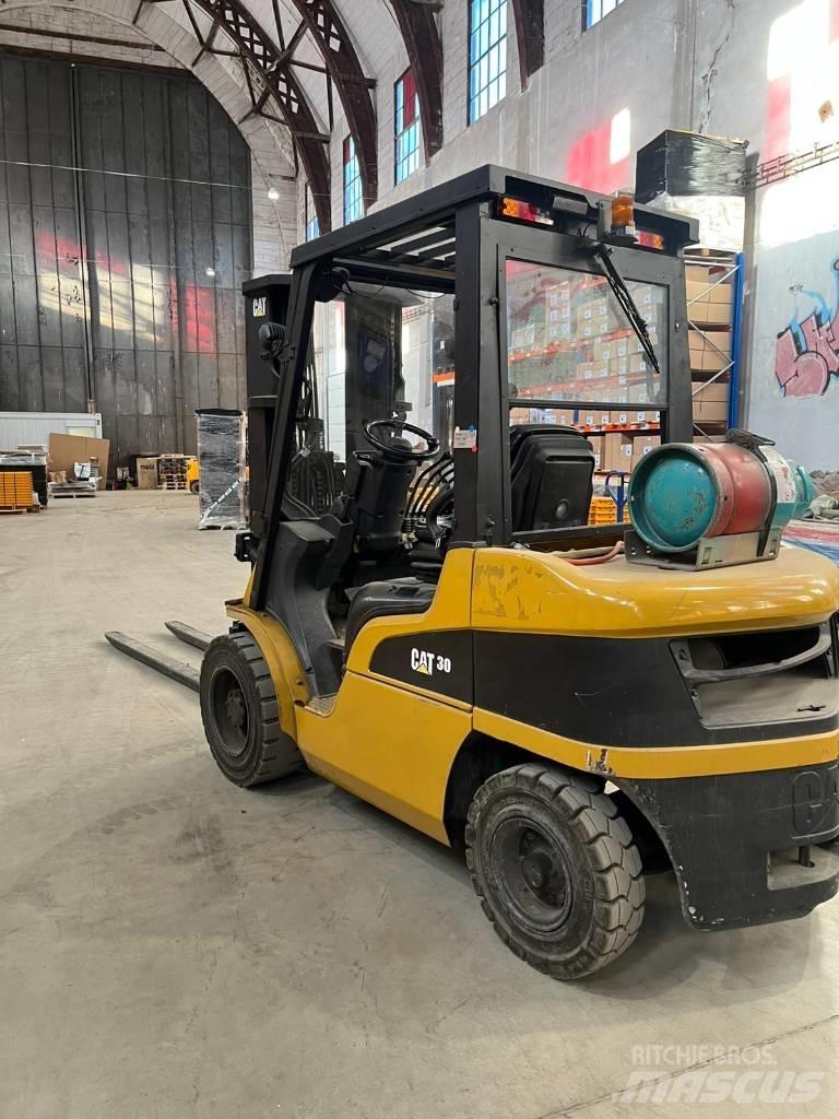 CAT CAT GP30N LPG 지게차