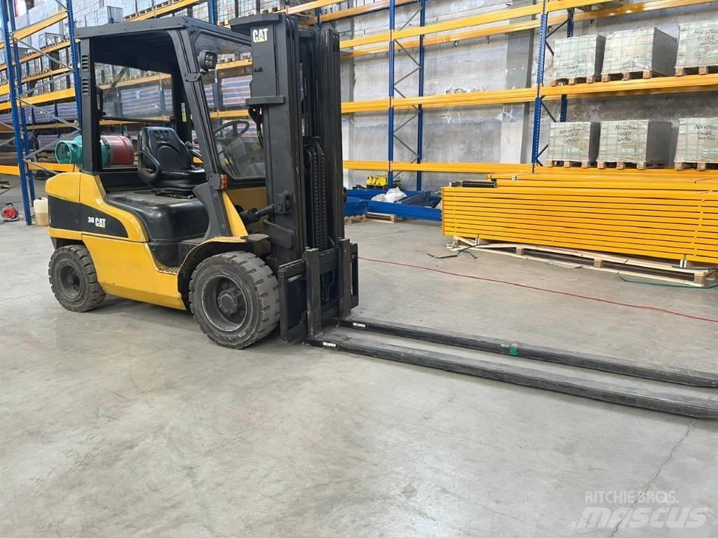 CAT CAT GP30N LPG 지게차