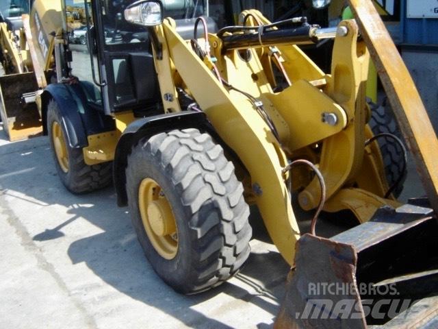 CAT 906 M  휠로우더
