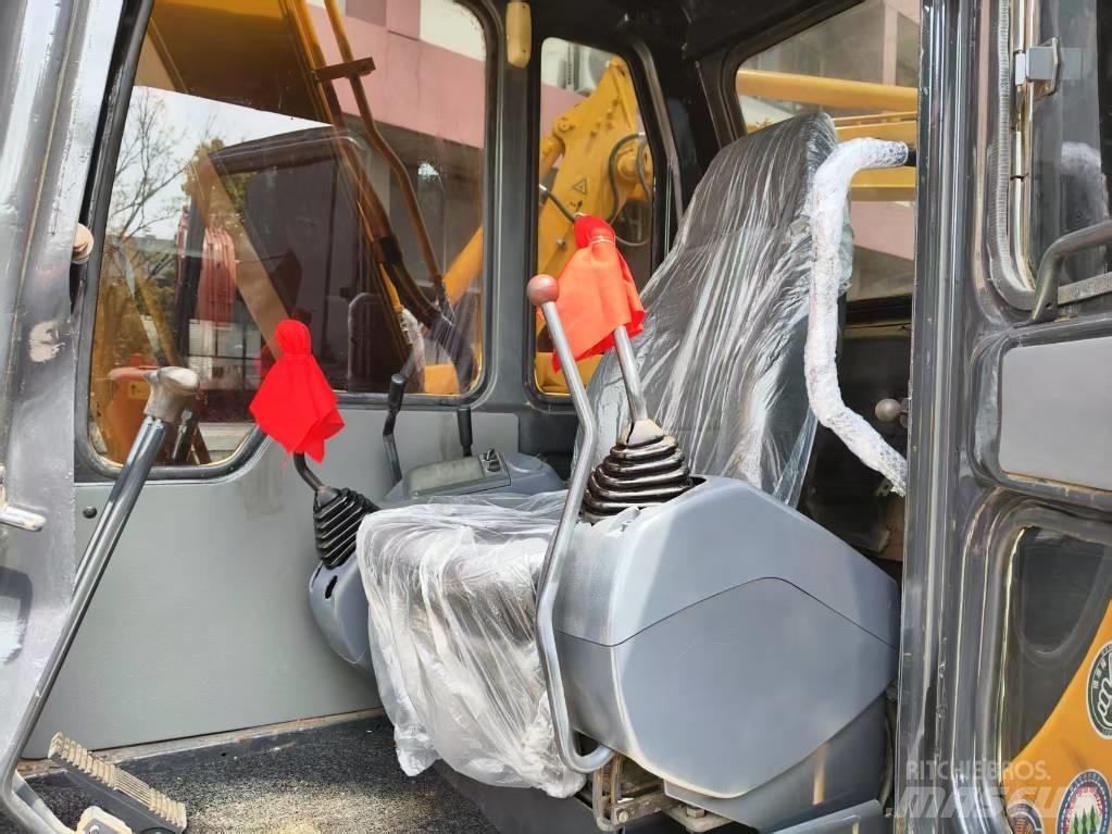 Komatsu PC 60 대형 굴삭기 29톤 이상
