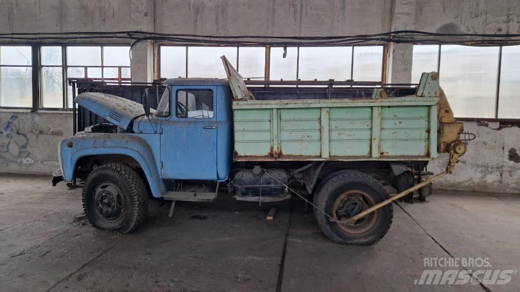 ZIL 496210 덤프 트럭