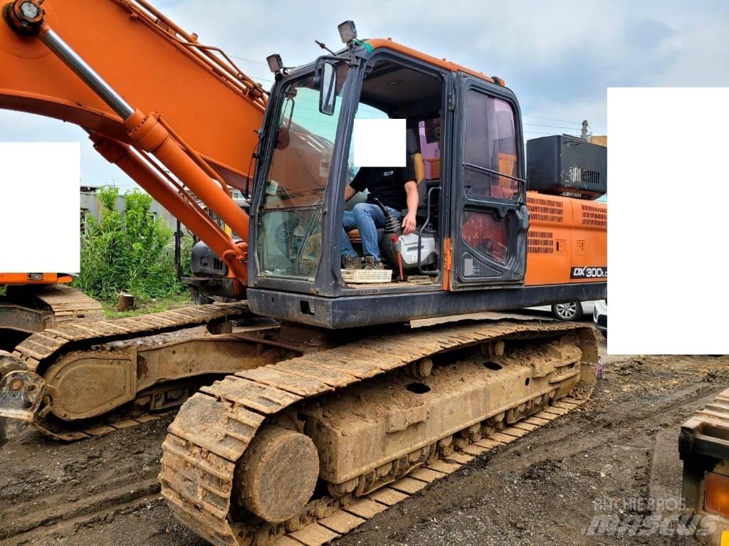 Doosan DX 300 LCA 대형 굴삭기 29톤 이상