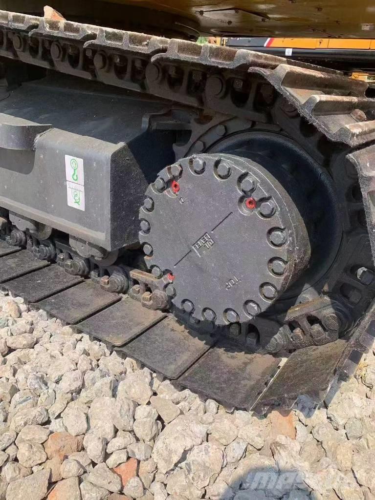 Komatsu PC 210 대형 굴삭기 29톤 이상