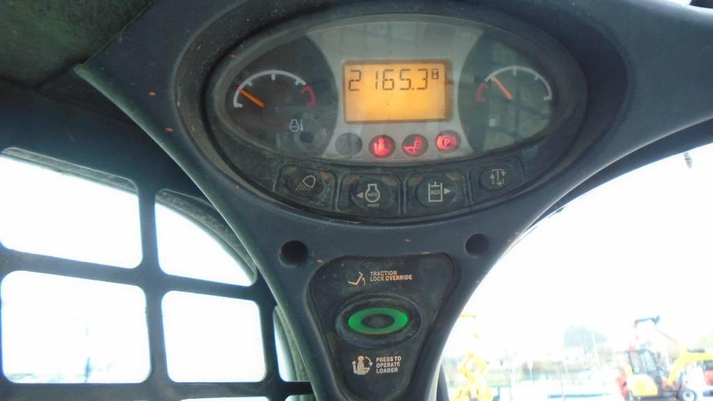 Bobcat T 450  스키드로더