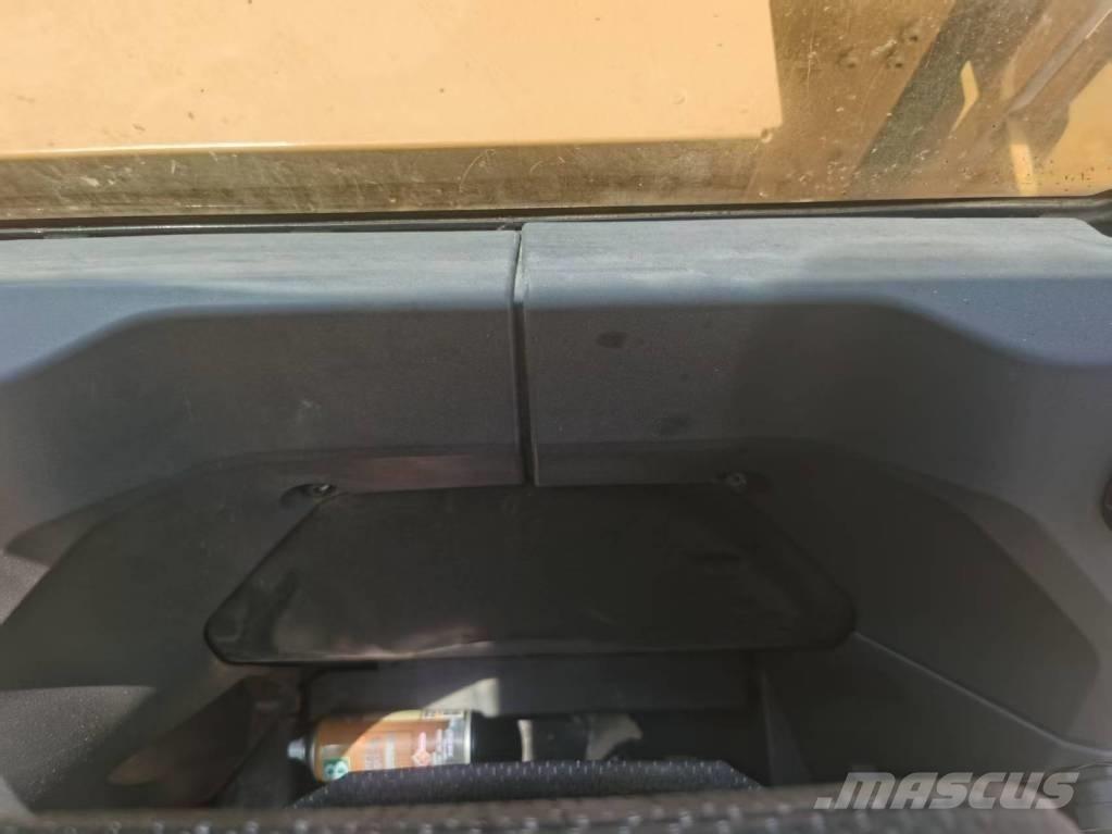 CAT 310 대형 굴삭기 29톤 이상
