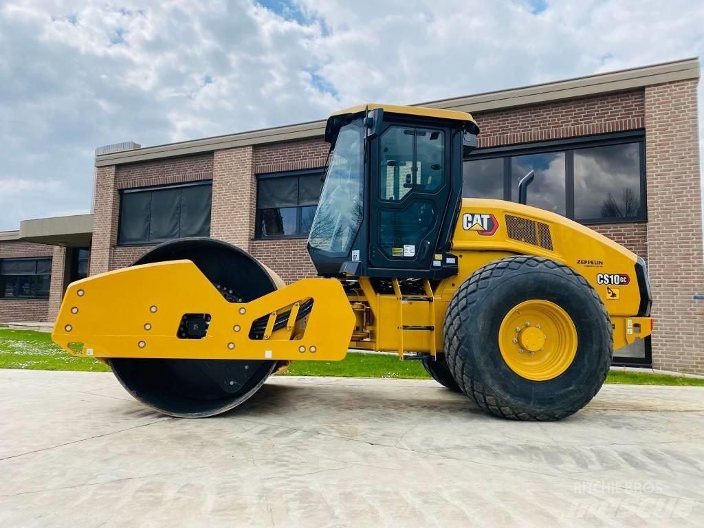 CAT CS 10 GC 싱글 드럼 롤러