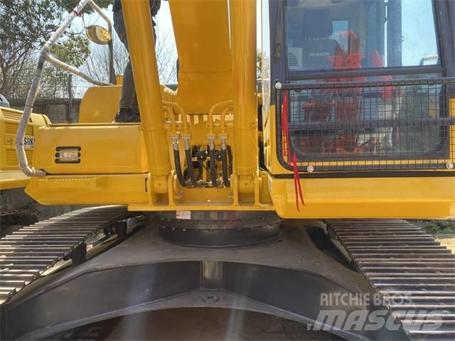 Komatsu PC 220-8 대형 굴삭기 29톤 이상