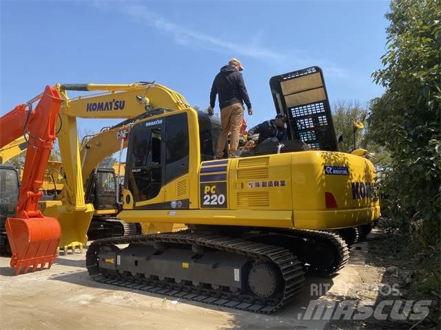 Komatsu PC 220-8 대형 굴삭기 29톤 이상