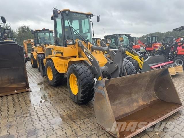 Volvo L 30 G  휠로우더