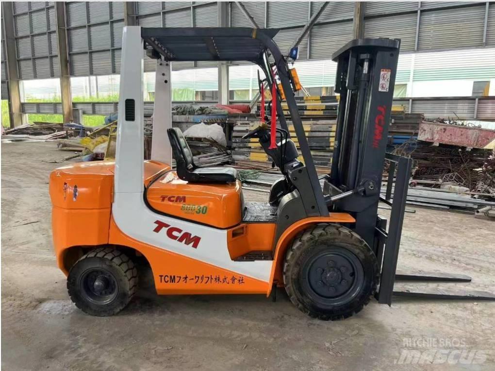 TCM FD 30 디젤 지게차