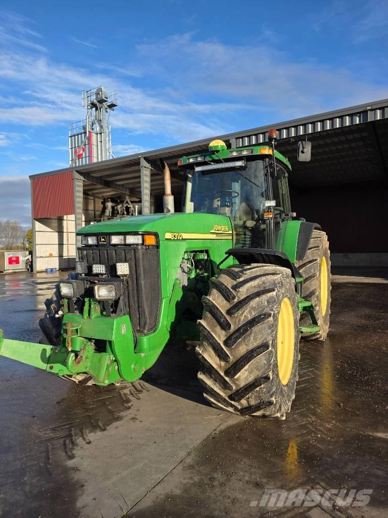 John Deere 8310 트랙터