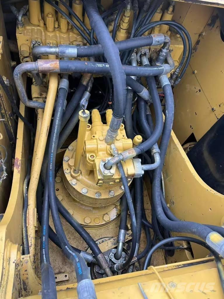 CAT 320 D 대형 굴삭기 29톤 이상