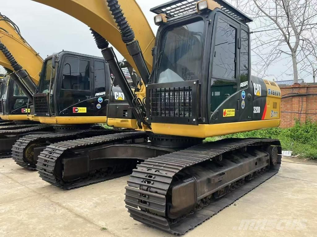 CAT 320 D 대형 굴삭기 29톤 이상