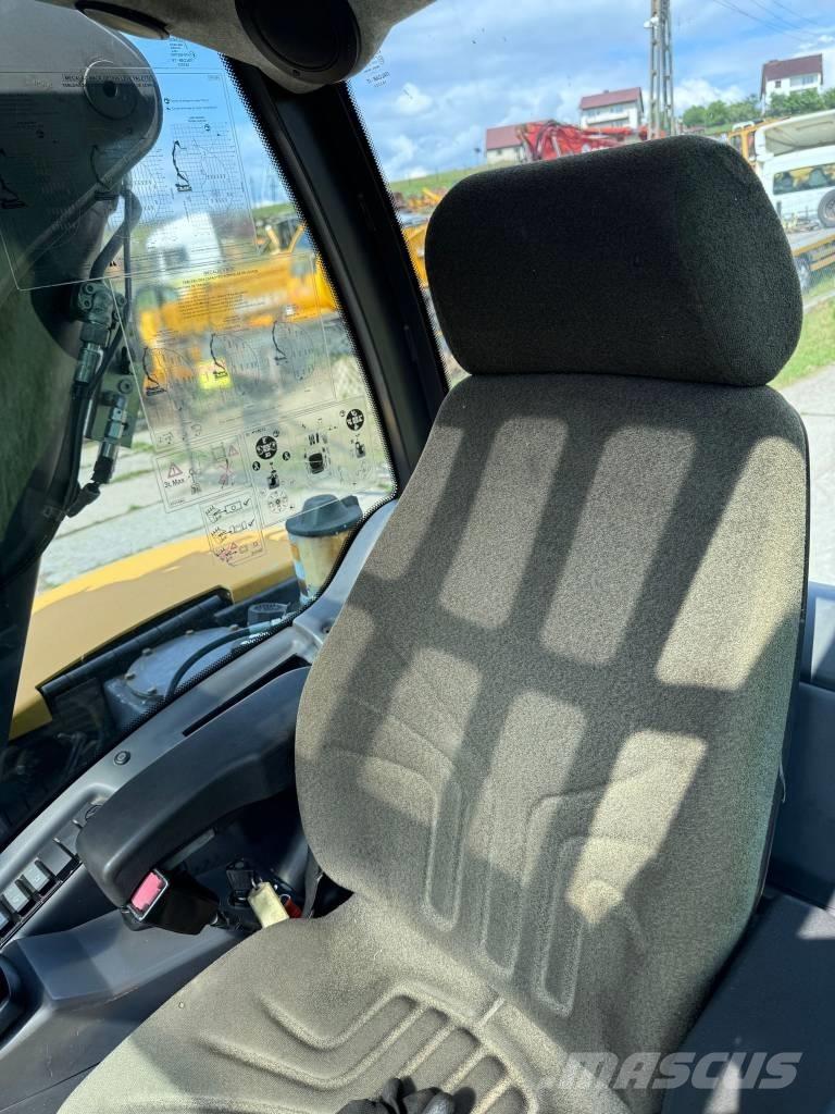 Mecalac 8 MCR 중형굴삭기 7톤-28톤