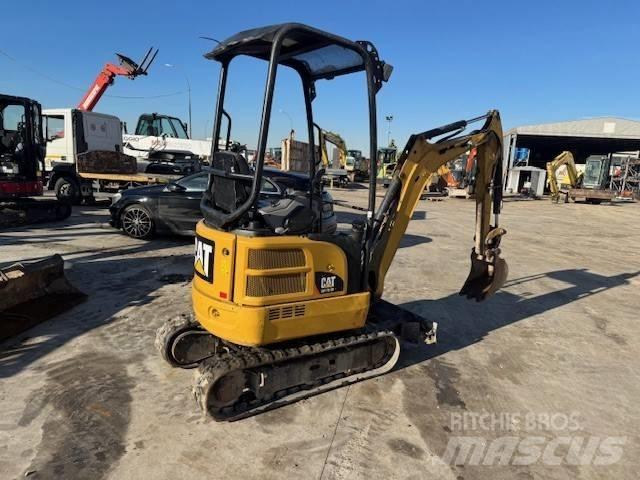 CAT 301.7 D 소형 굴삭기 7톤 미만