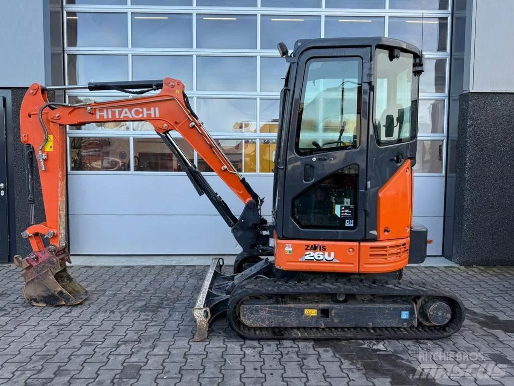 Hitachi ZX26U-6 CR 소형 굴삭기 7톤 미만
