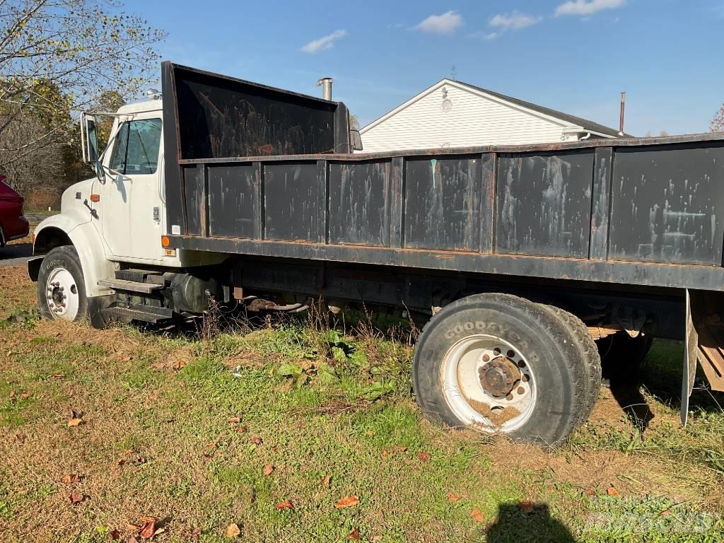 International 4900 덤프 트럭