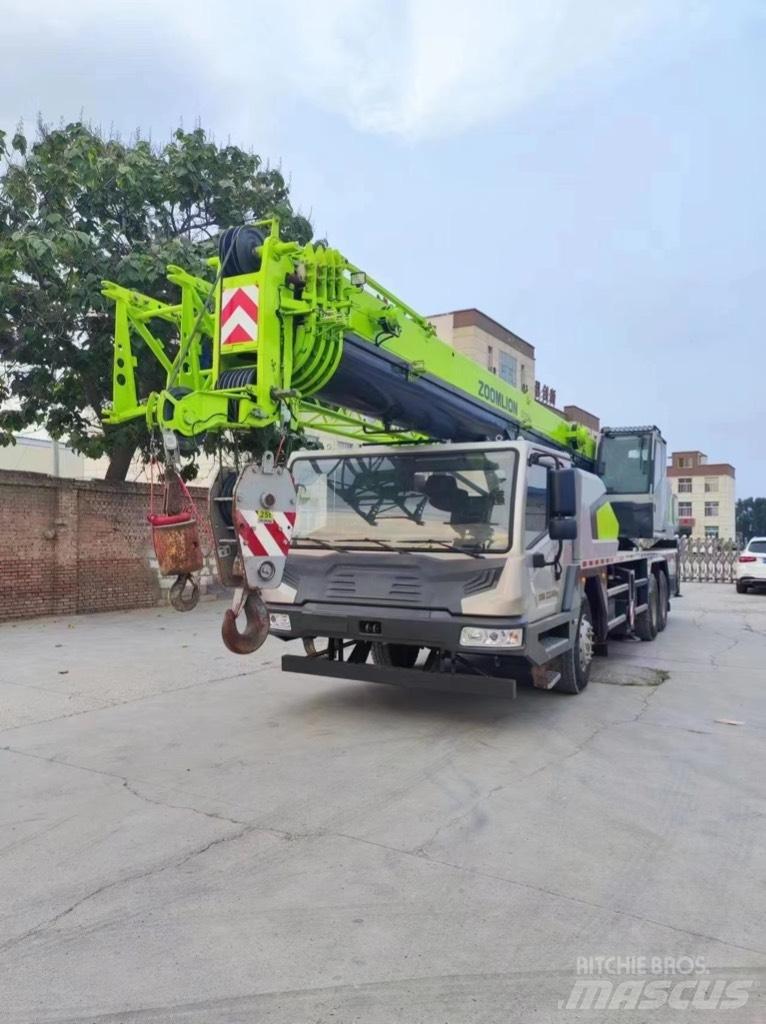 Zoomlion QY25H A/T 크레인