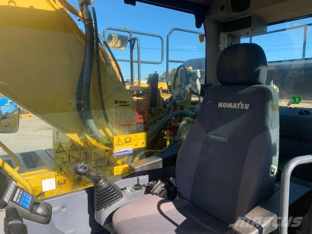 Komatsu HB 215 LC-3 대형 굴삭기 29톤 이상